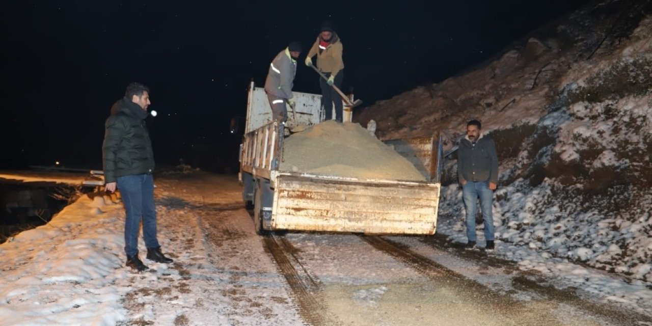 Alaşehir Belediyesinden Kar Mesaisi