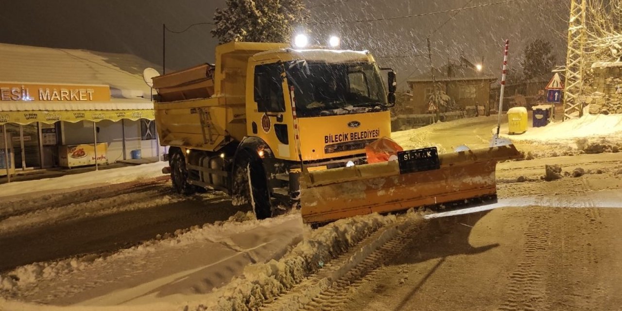 Belediye Ekipleri Tüm Gece Mesai Yaptı