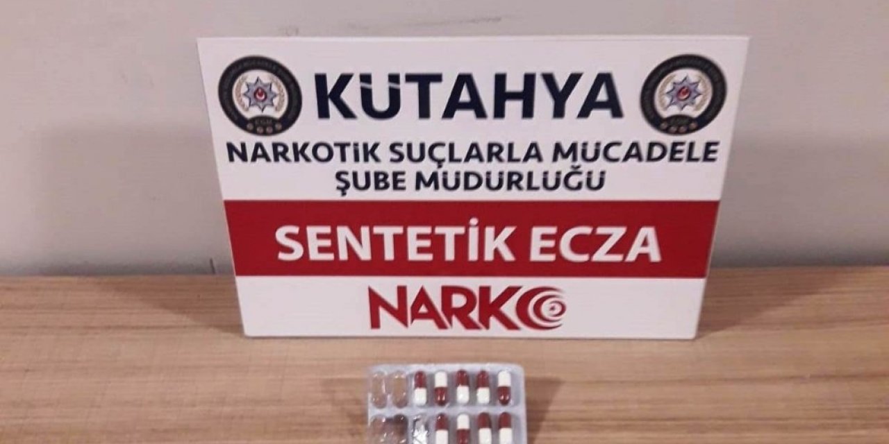 Kütahya’da Bir Yolcunun Üzerinde Uyuşturucu Hap Ele Geçirildi