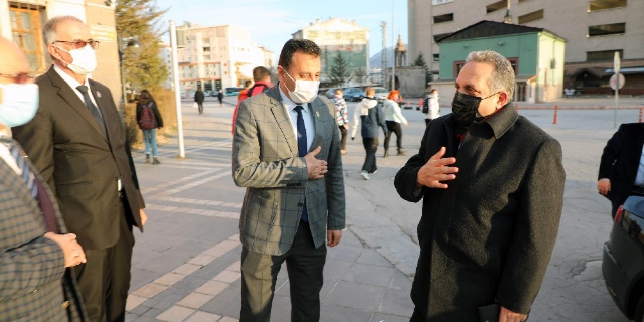 Başkan Yalçın’dan Şehitler Derneği’ne Gara Ziyareti