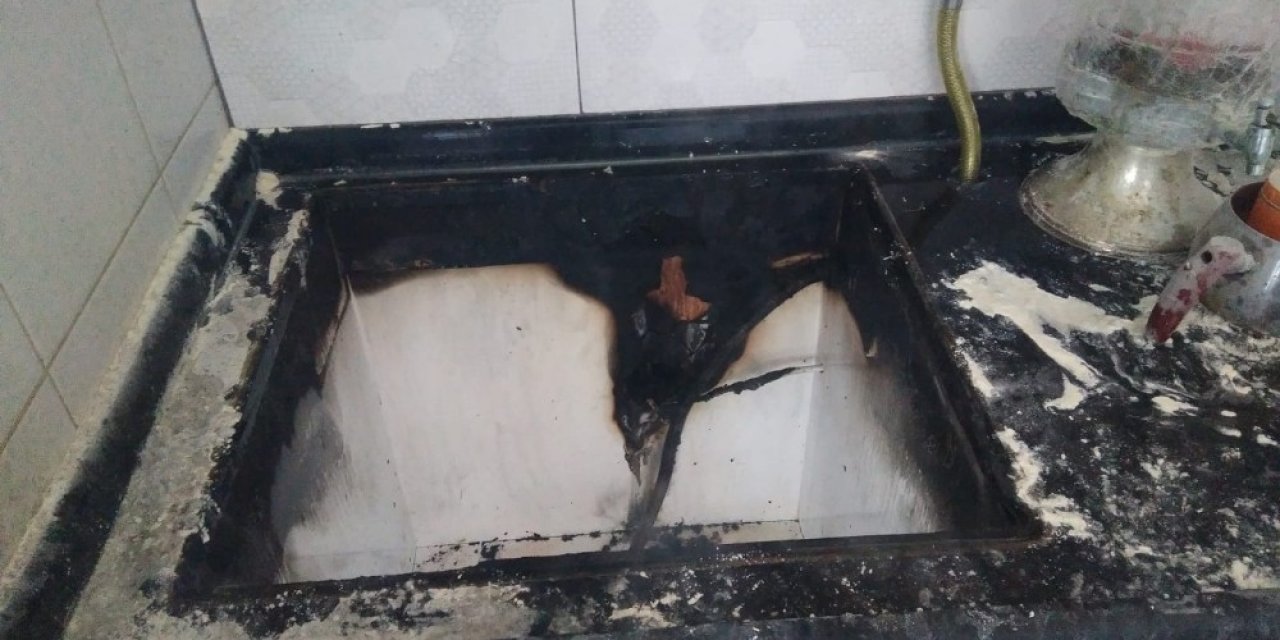 Burhaniye’de Evin Mutfağında Çıkan Yangını İtfaiye Söndürdü
