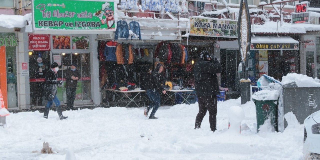 Kar Bu Kez Büyükleri Sevindirdi