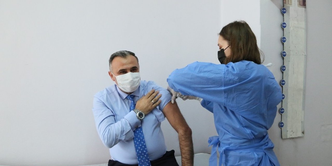 Başkan Cabbar Korona Virüs Aşısı Oldu