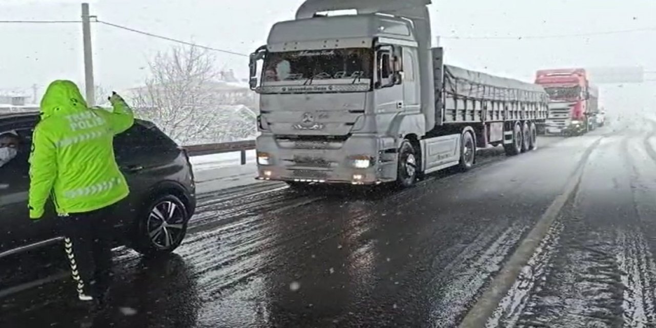 Mustafakemalpaşa-susurluk Yolunda Araç Geçişine İzin Verilmiyor