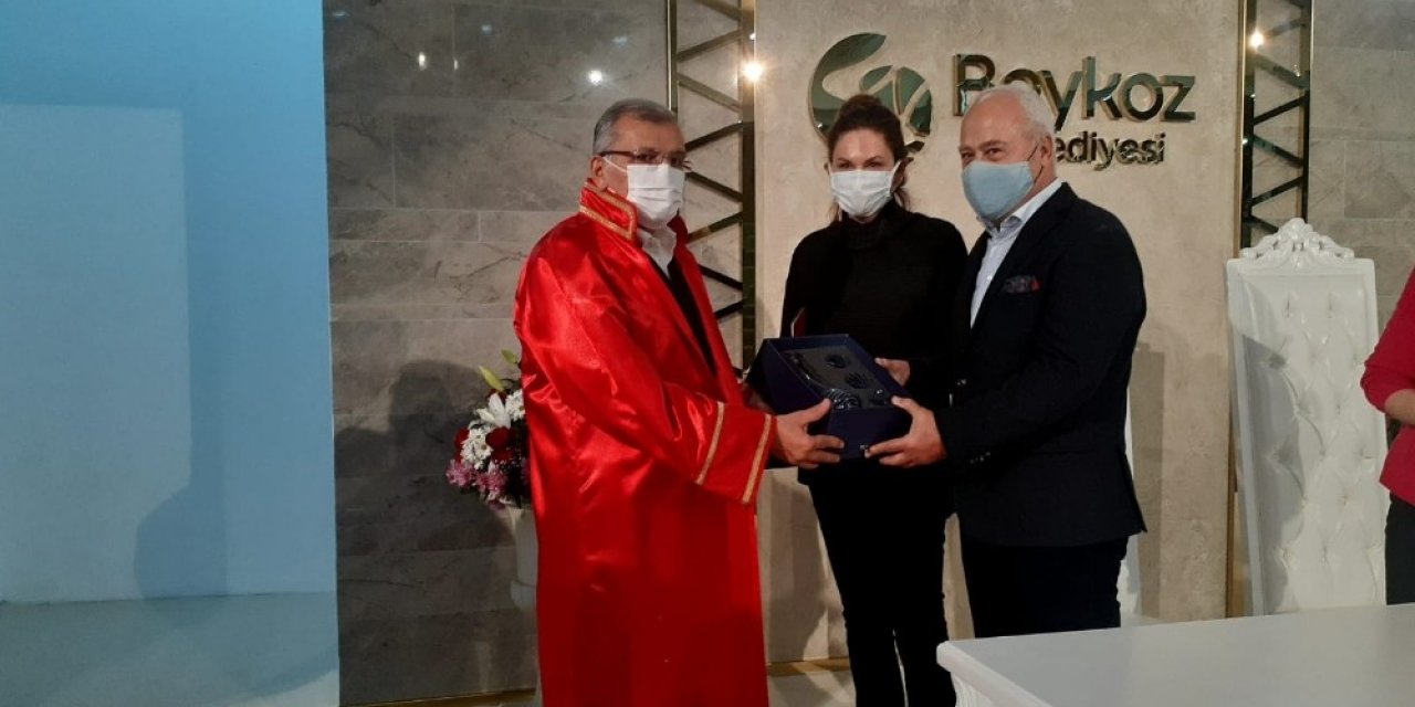 Başkan Aydın Yeni Açılan Salonda Yeniden Evlenen Çiftin Nikahını Kıydı