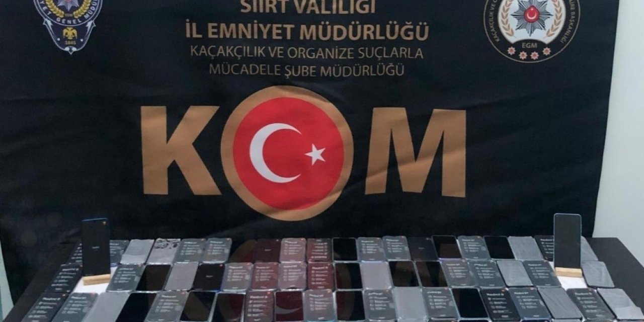 Siirt’te Gümrük Kaçağı 80 Adet Cep Telefonu Ele Geçirildi