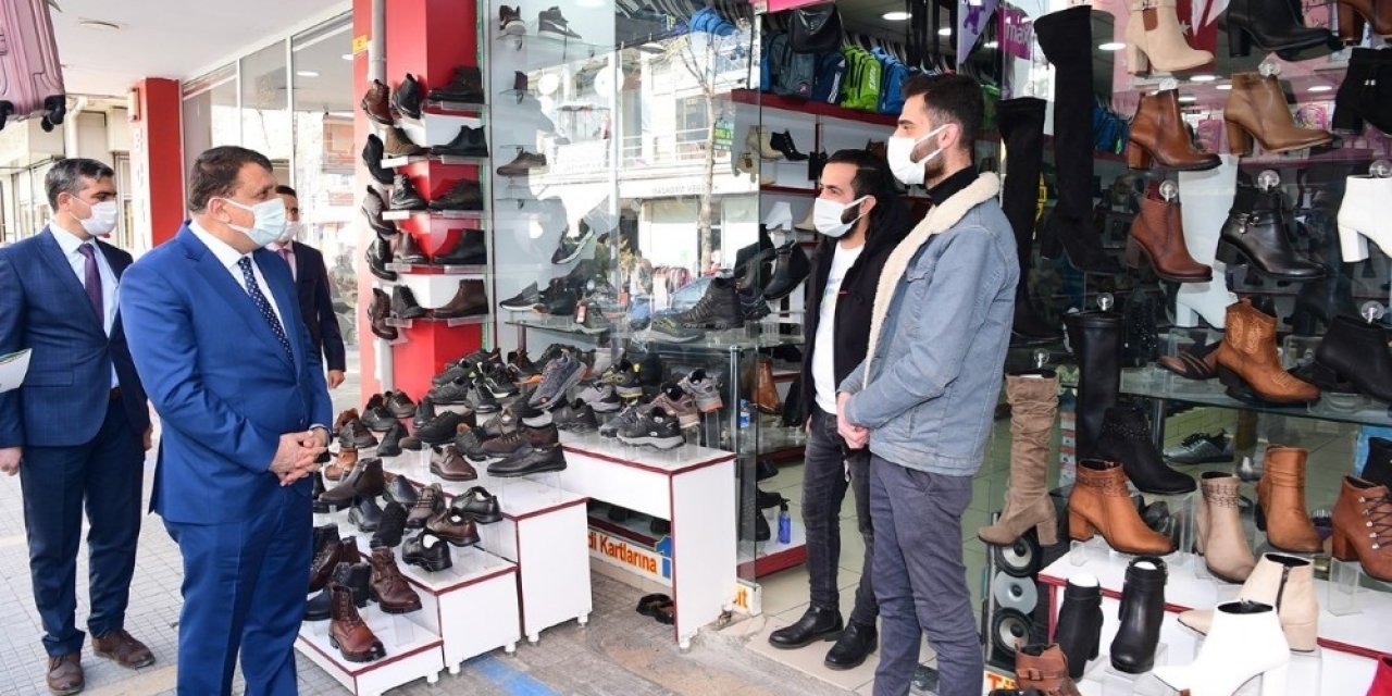 Başkan Gürkan Esnafları Ziyaret Etti