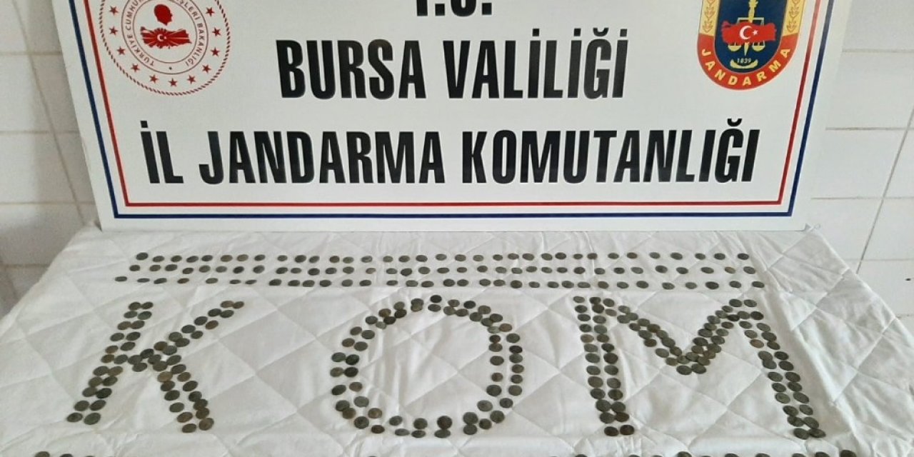 Tarihi Eserleri Jandarmaya Satmaya Çalışırken Yakalandı