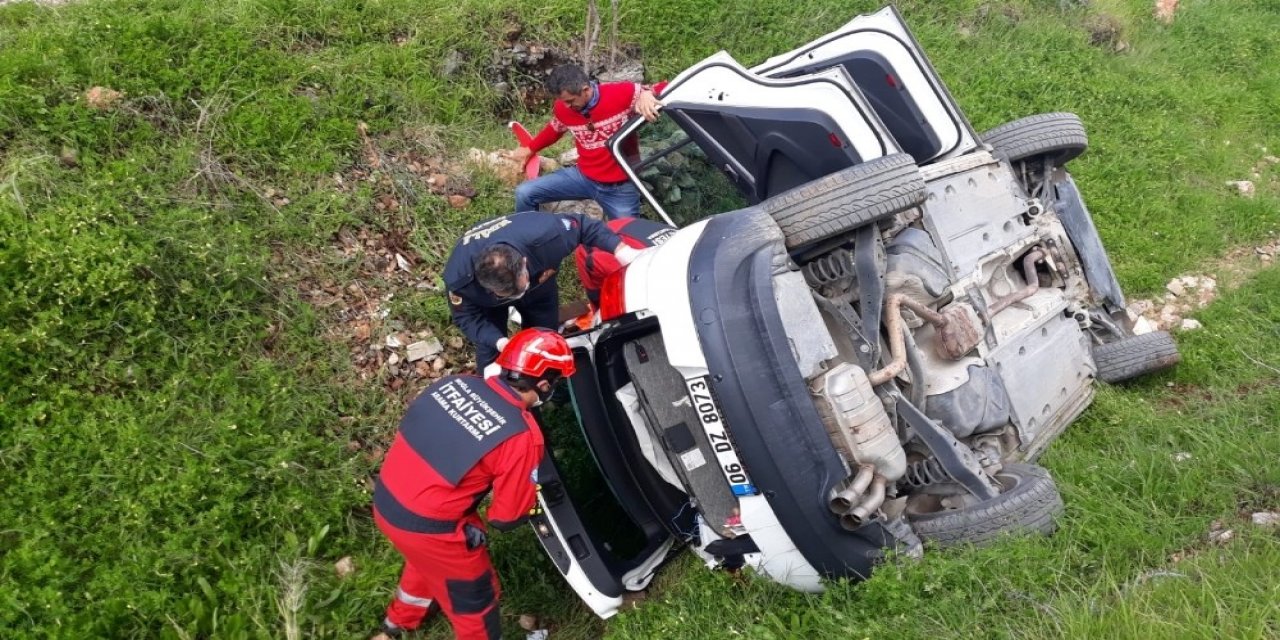 Fethiye’de Otomobilde Sıkışan Kadını İtfaiye Kurtardı