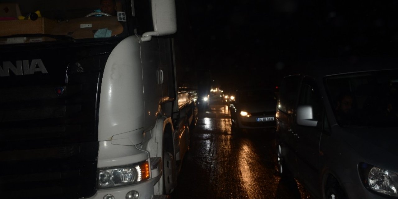 Balıkesir’de Otoyolunda Uzun Kuyruklar Oluştu