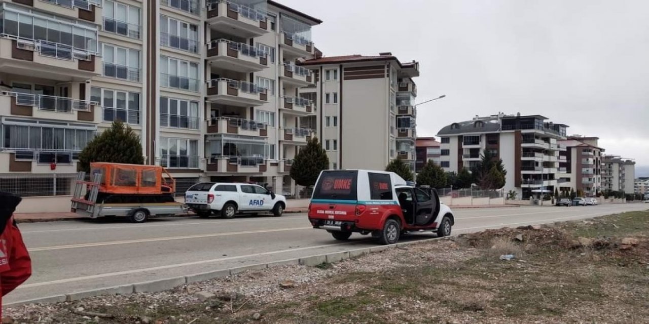 Arazi Aracı İle Geziye Çıkan 4 Genç Mahsur Kaldı: 2 Kişi Yaralandı