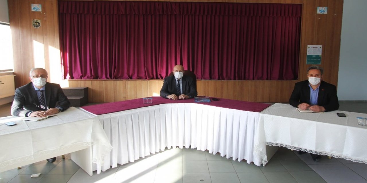 Başkan Pekmezci, Birim Amirleriyle Değerlendirme Toplantısı Düzenledi