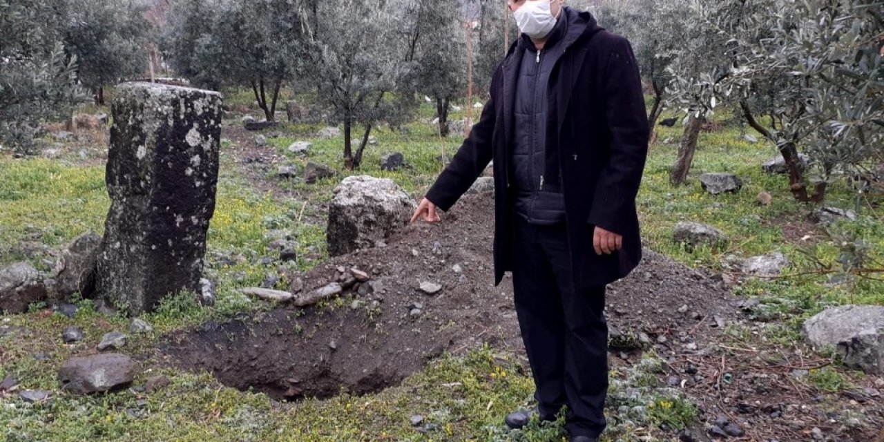 Osmaniye’de Define Aramak İçin 200 Yıllık Tarihi Mezarı Kazdılar