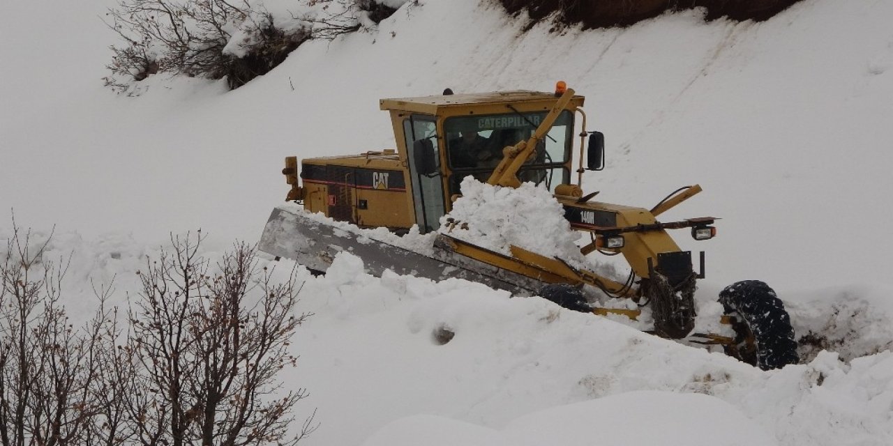 Muş’ta 12 Köy Yolu Ulaşıma Kapandı