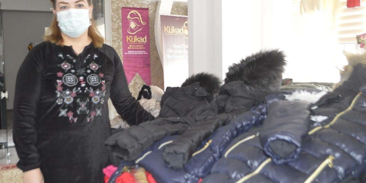 İ̇htiyaç Sahibi Ailelerin Ve Çocukların Yardımına Koşuyorlar