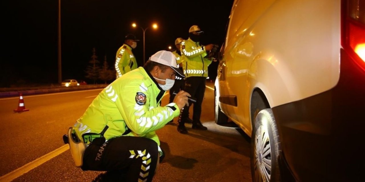 Yurt Genelindeki Kış Lastiği Denetiminde 2 Bin 677 Sürücüye İşlem