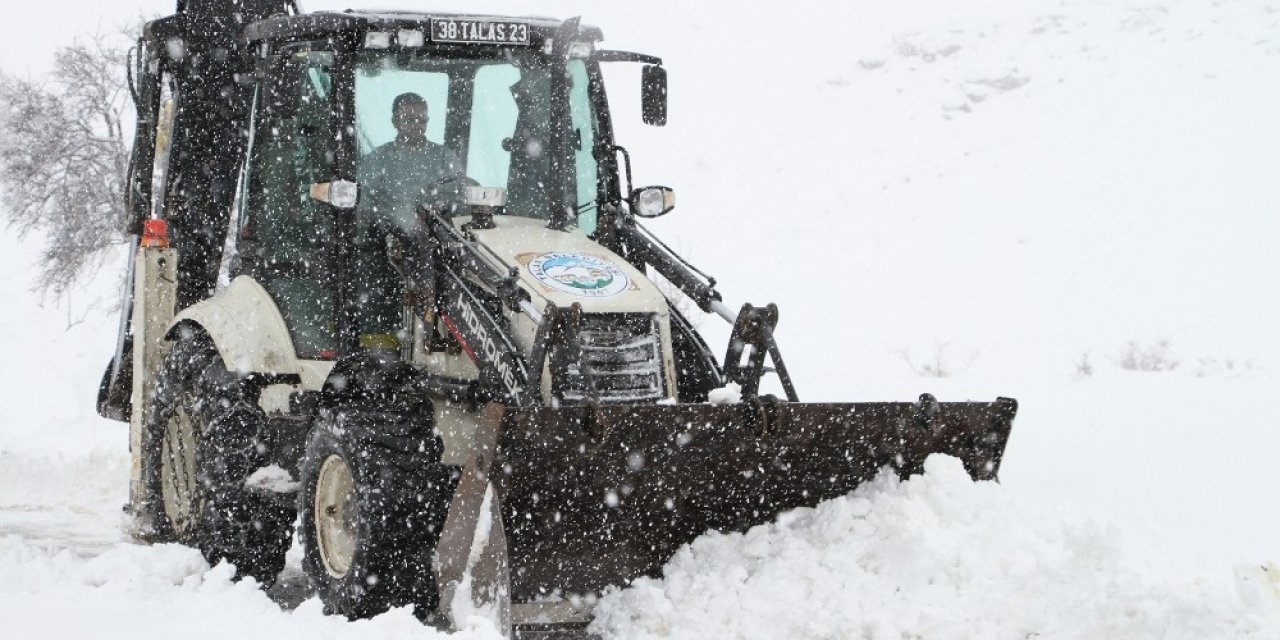 Talas’ta Kış Çalışmaları Aralıksız Devam Ediyor