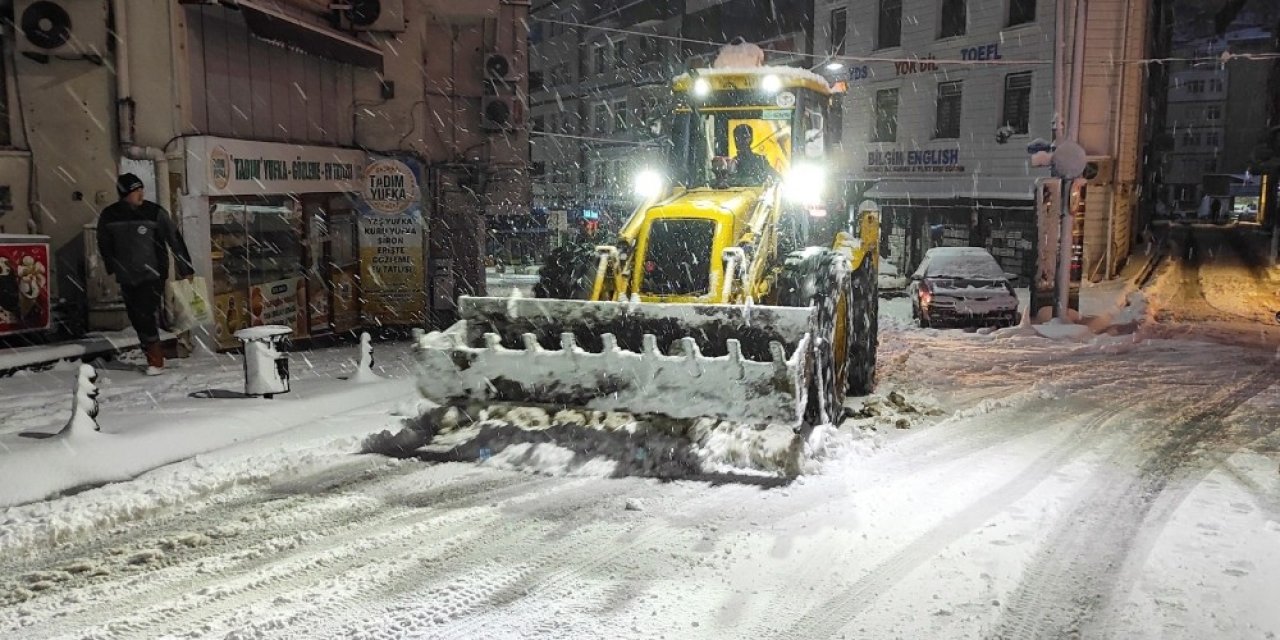 Giresun’da Karla Mücadele Aralıksız Sürdürülüyor