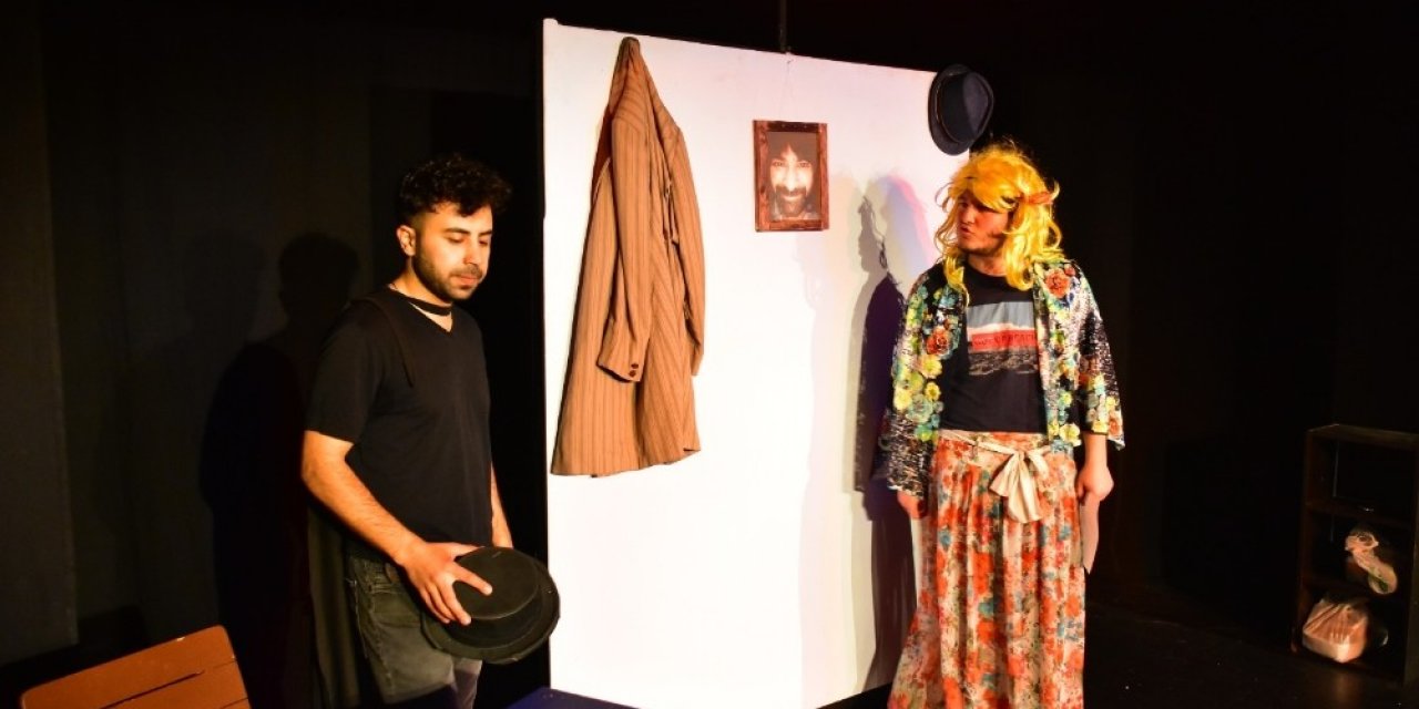 ‘i̇ki Kalas’a Çok Güleceksiniz