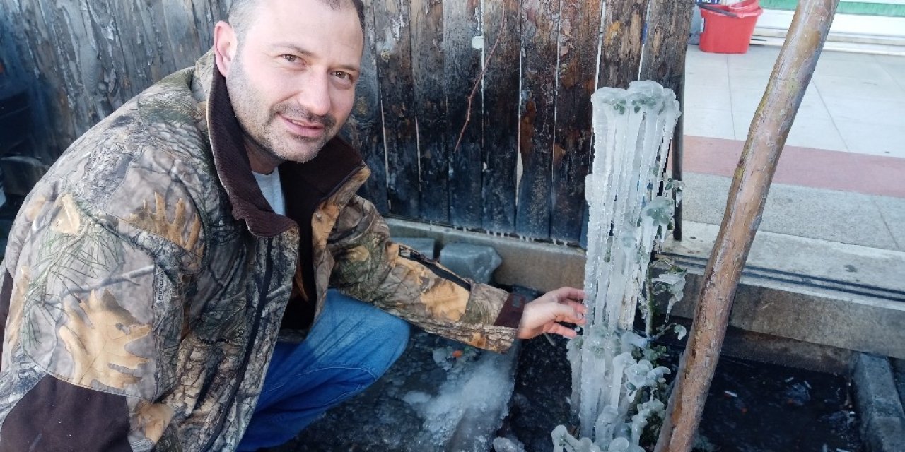 Küçükkuyu’da Fidanlar Buz Tuttu