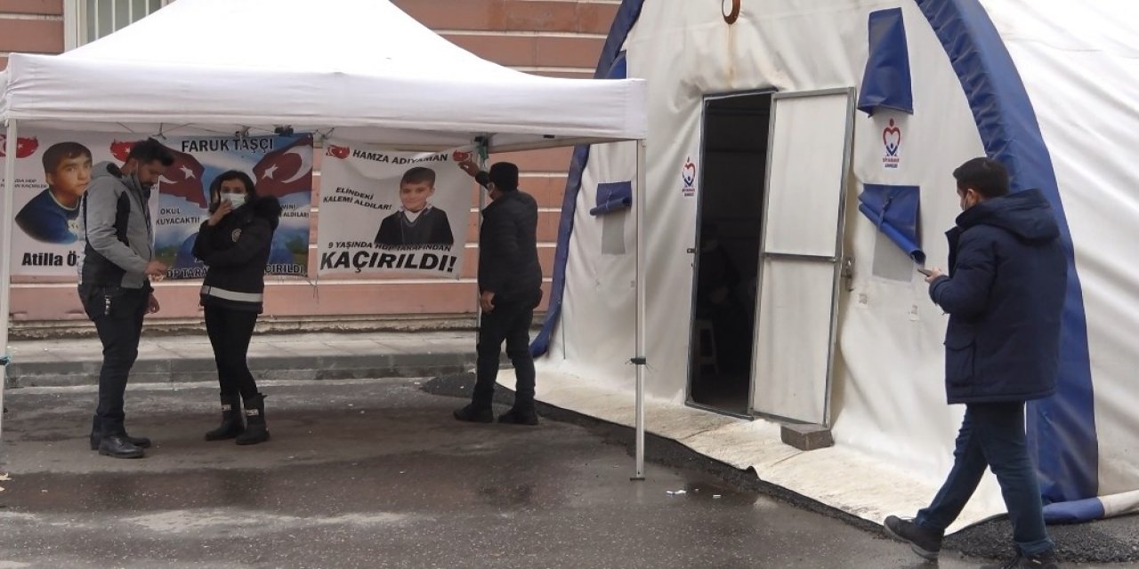 Şehit Cenaze Törenine Katılan Evlat Nöbetindeki Aileler Pkk Ve Hdp’ye Ateş Püskürdü