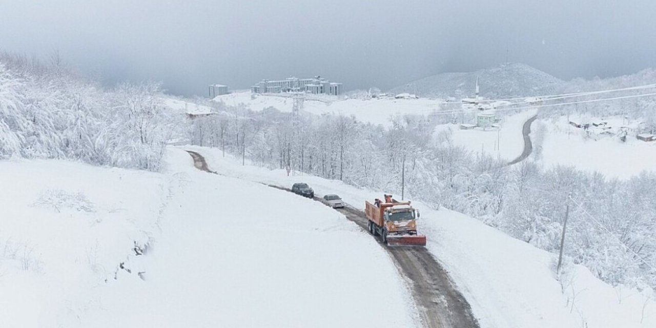 Büyükşehir’den Kar Mesaisi