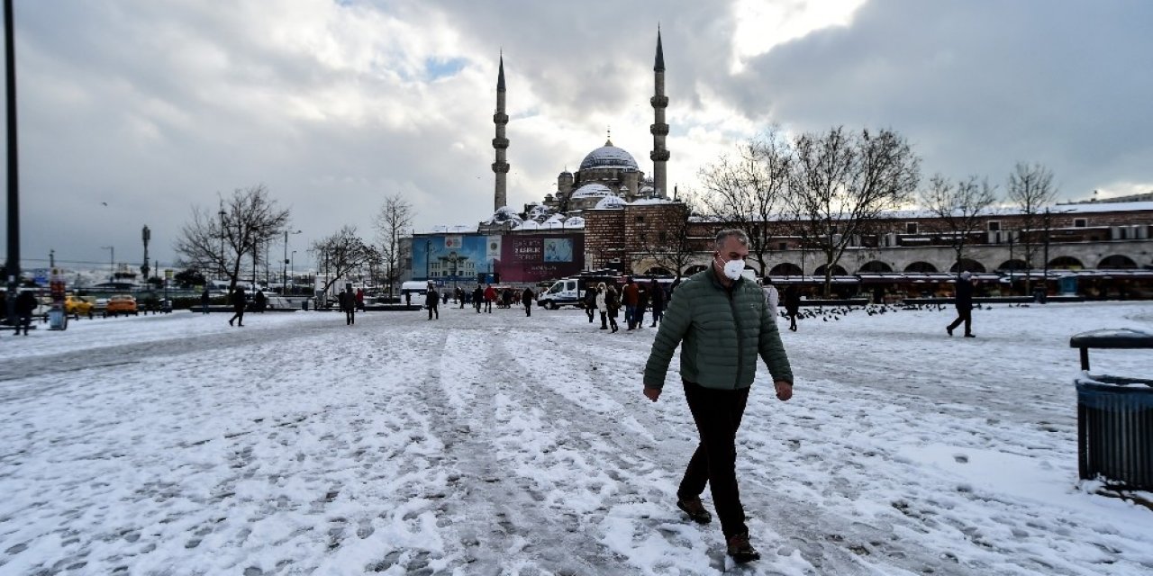 Fotoğraflarla İ̇stanbul’da Kar Esareti