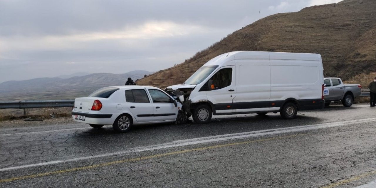 Gercüş’te Trafik Kazası: 2 Yaralı
