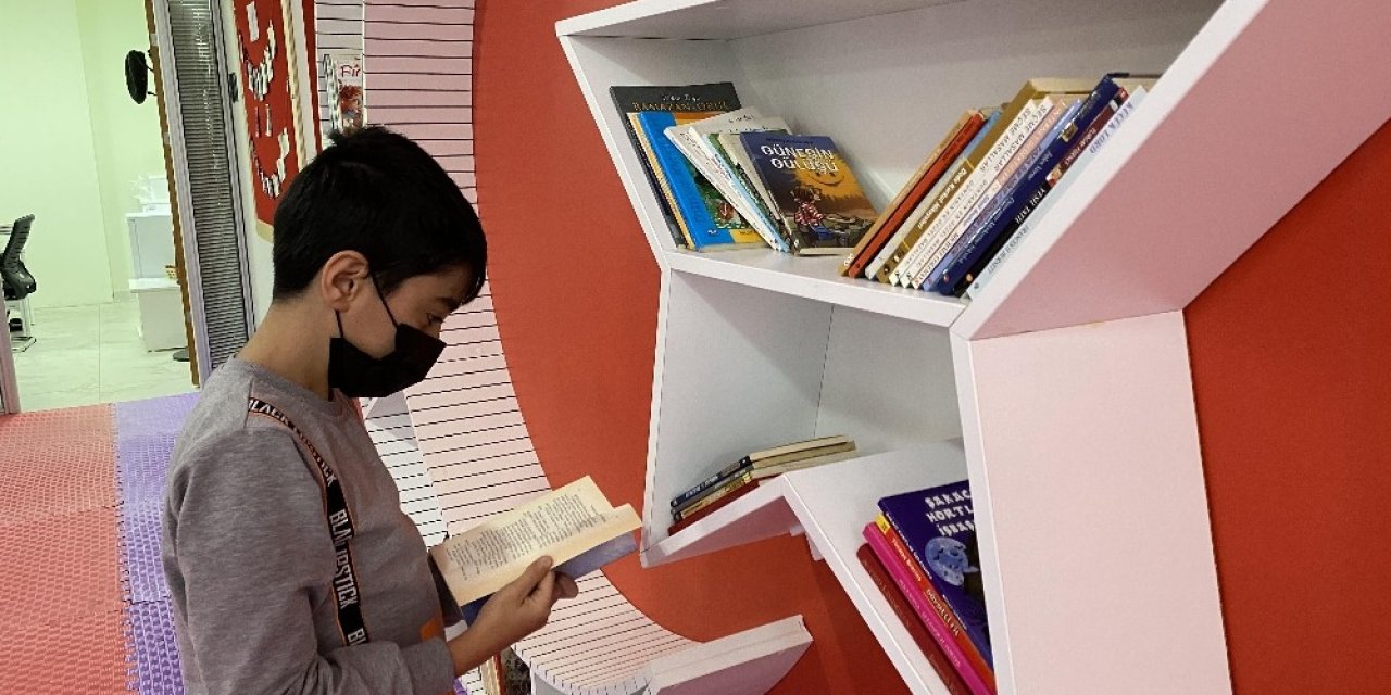 Sultangazi’de Çocuk Kütüphanesi Hizmete Açıldı
