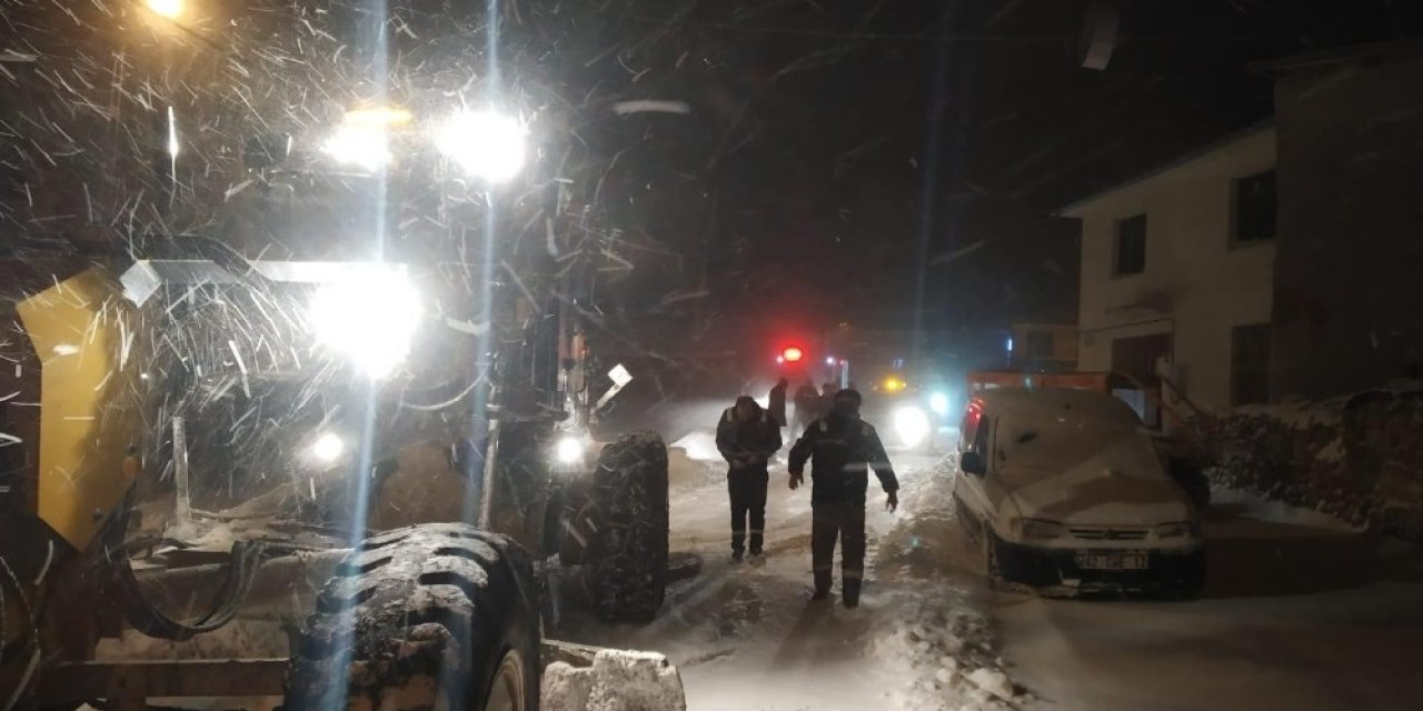 Konya’da Karda Mahsur Kalan 14 Kişiyi Afad Ekipleri Kurtardı