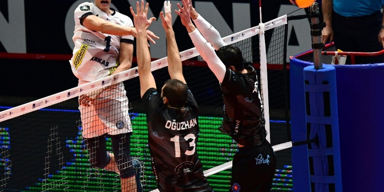 Efeler Ligi: Halkbank: 3 - Arkas Spor: 0