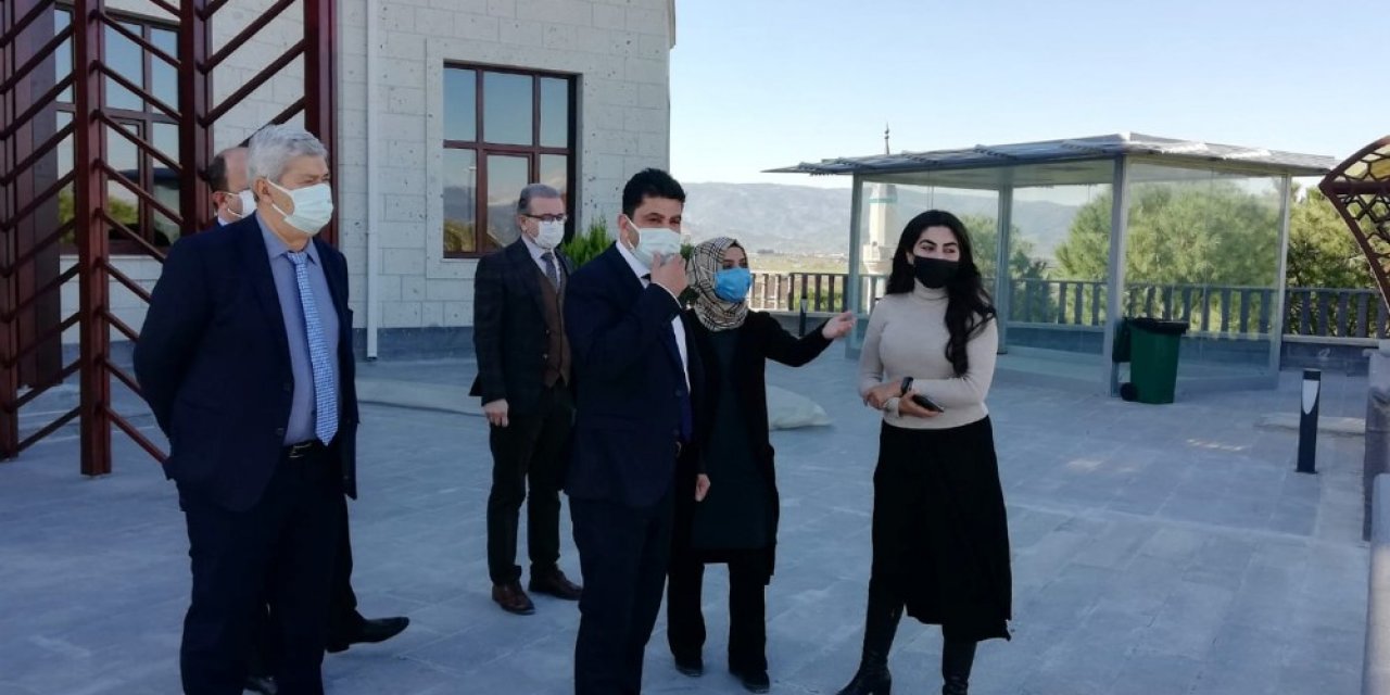 Rektör Aldemir, Adnan Menderes Demokrasi Müzesi’ni İnceledi