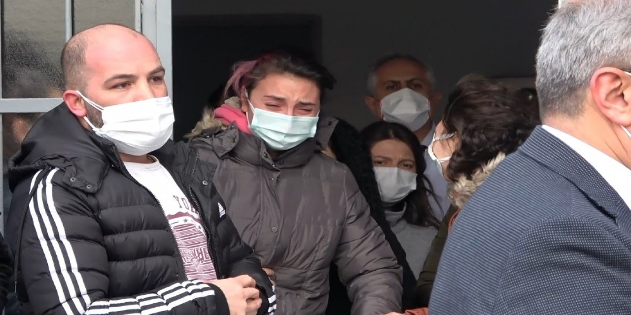 Ölüm Uykusuna Yatan Doktor Son Yolculuğuna Göz Yaşlarıyla Uğurlandı