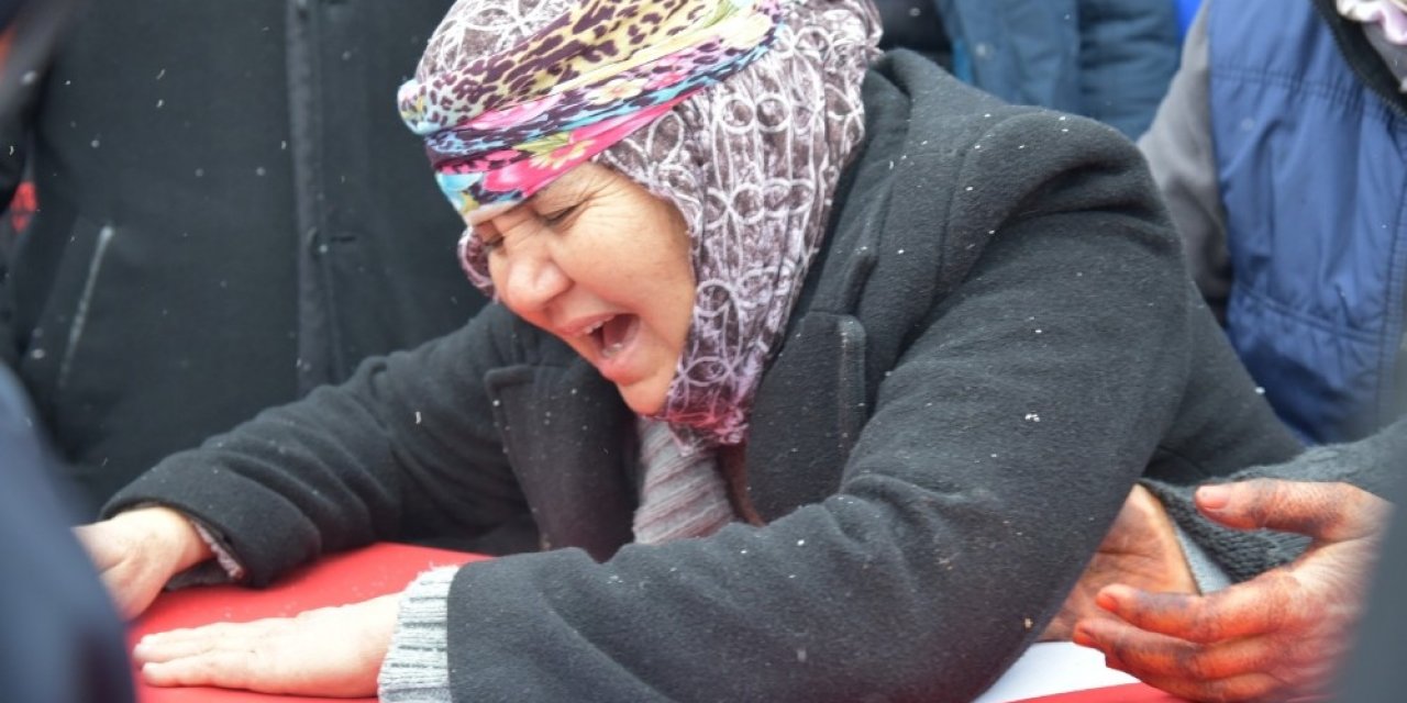 Kaza İle Hayatını Kaybeden Uzman Çavuş Sındırgı’da Toprağa Verildi