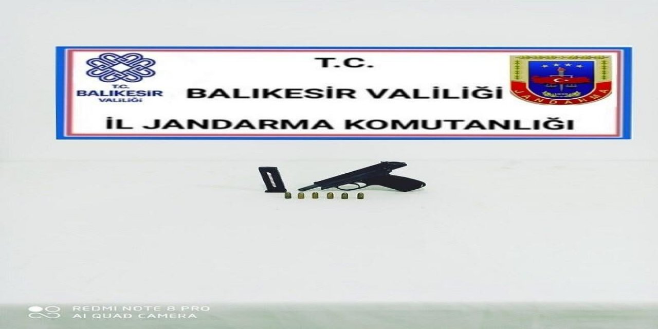 Balıkesir’de Jandarma 7 Aranan Şahsı Yakaladı