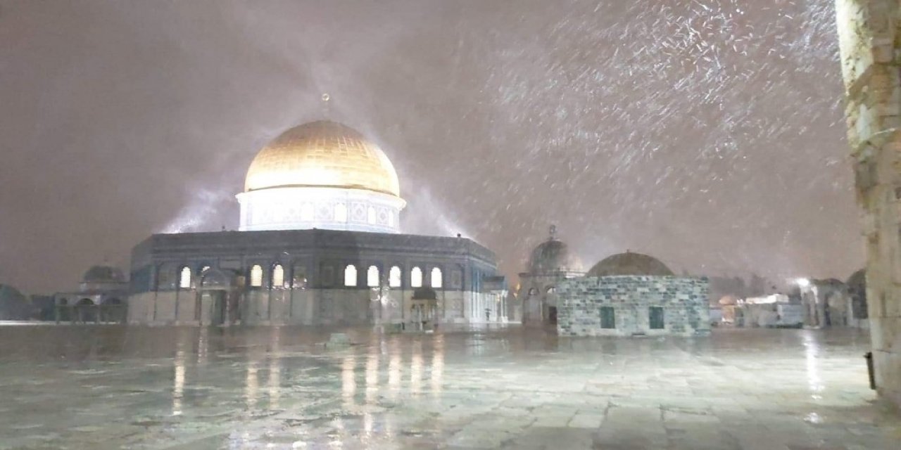 Mescid-i Aksa’ya Kar Yağdı
