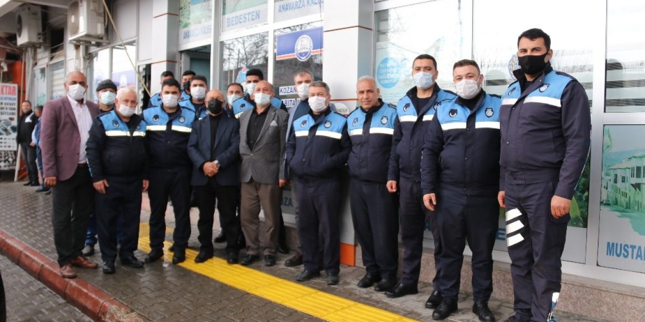 Emekli Olan 36 Yıllık Zabıta Memurunu Mesai Arkadaşları Uğurladı