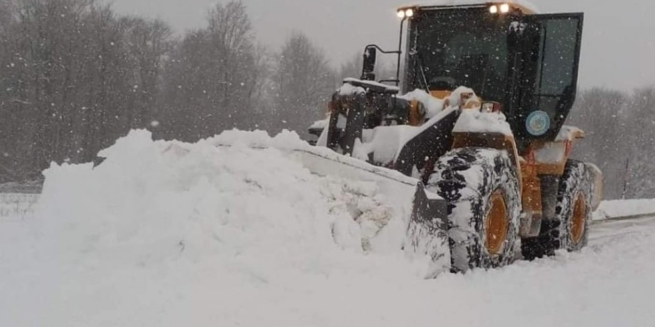 Bilecik’te Kar Yağışı Nedeniyle 32 Köy Yolu Ulaşıma Kapandı