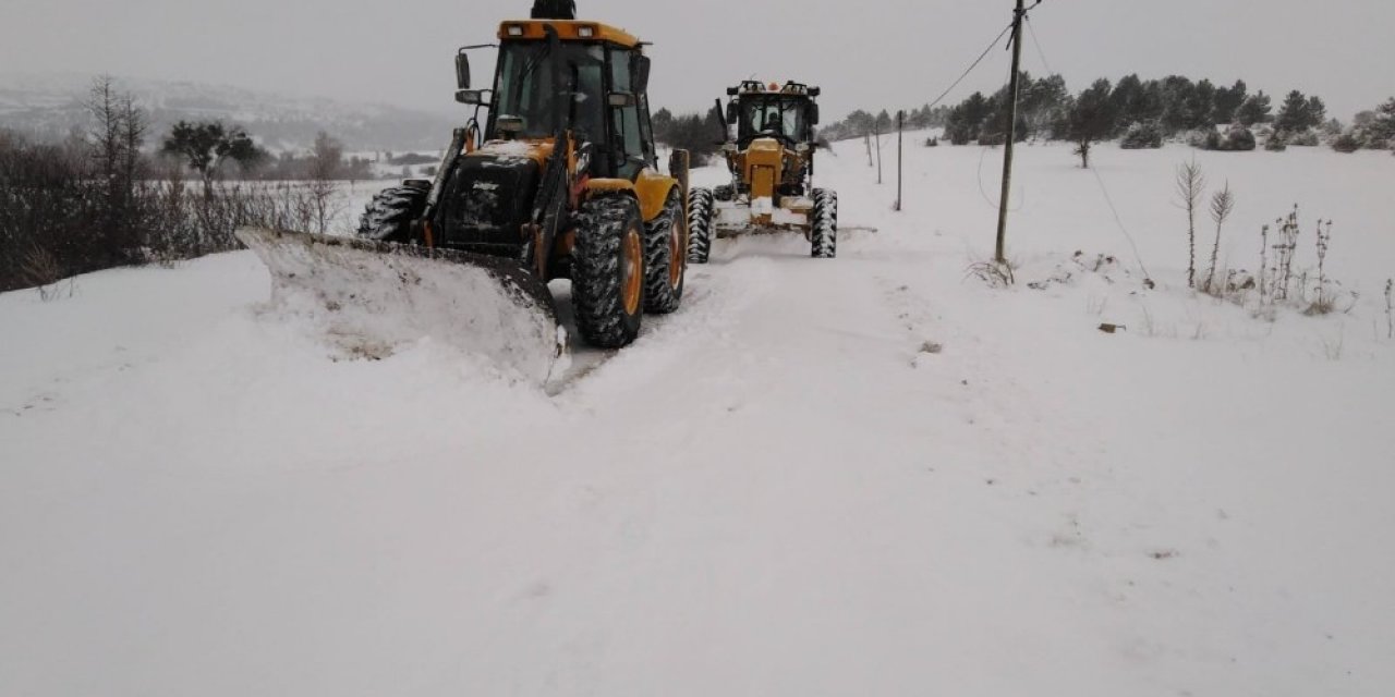 Dumlupınar’da Karla Mücadele Çalışmaları