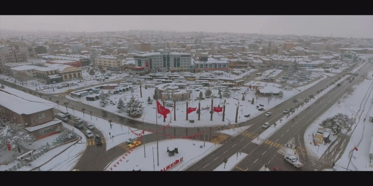 Balıkesir’de Karlar Erimeye Başladı