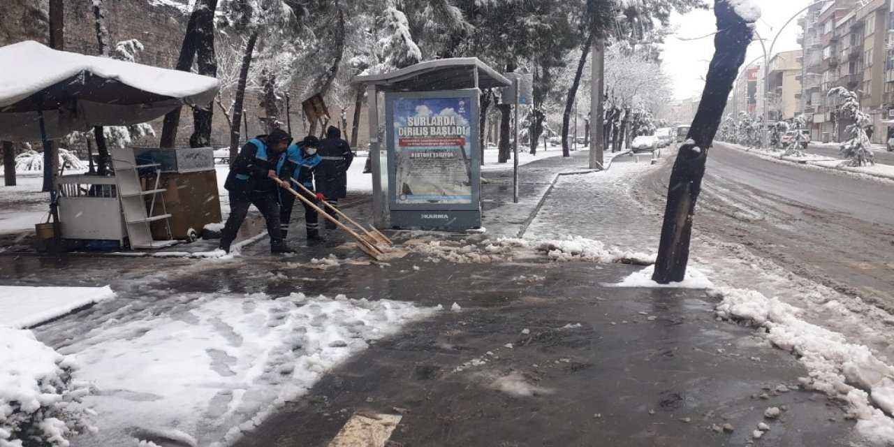 Sur Belediyesinden Karla Mücadele Çalışmaları
