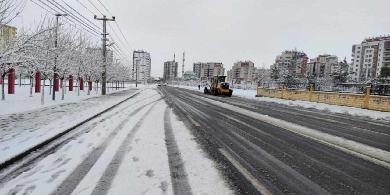 Kayapınar’da Karla Mücadele Seferberliği
