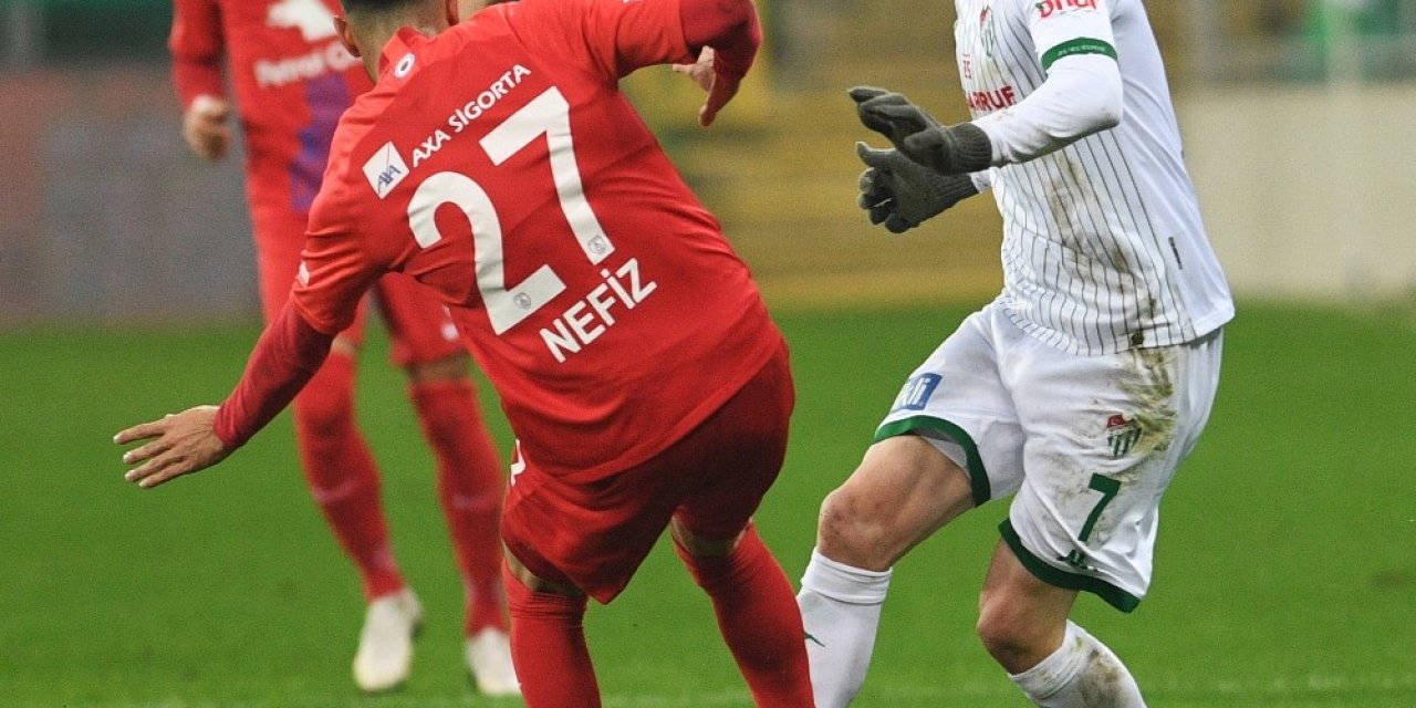 Bursaspor’da Balıkesirspor Maçı Öncesi 5 Oyuncu Kart Sınırında