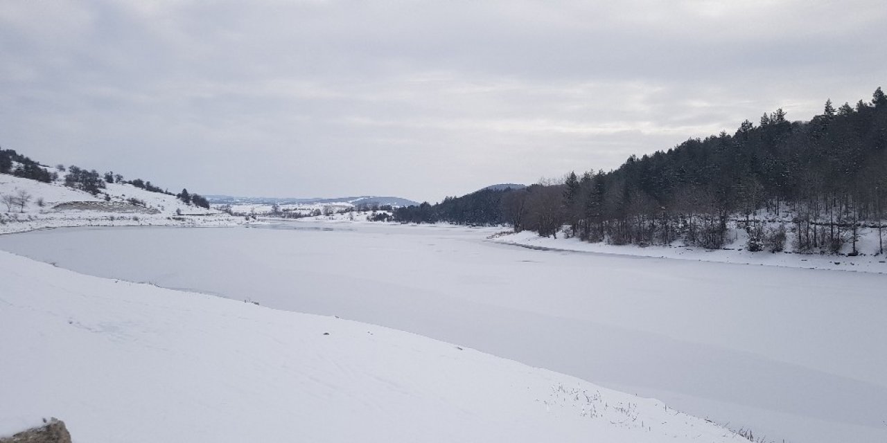 Karabük’ün Eflani İlçesi Buz Kesti, Eksi 24 Dereceyi Gördü