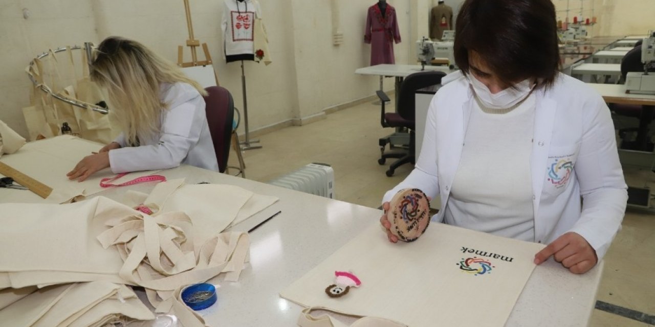 Marmek’ten Bez Çanta Üretimi