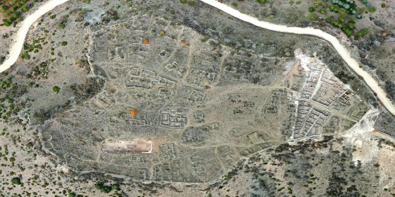 İ̇lklerin Kalesi: Karacahisar