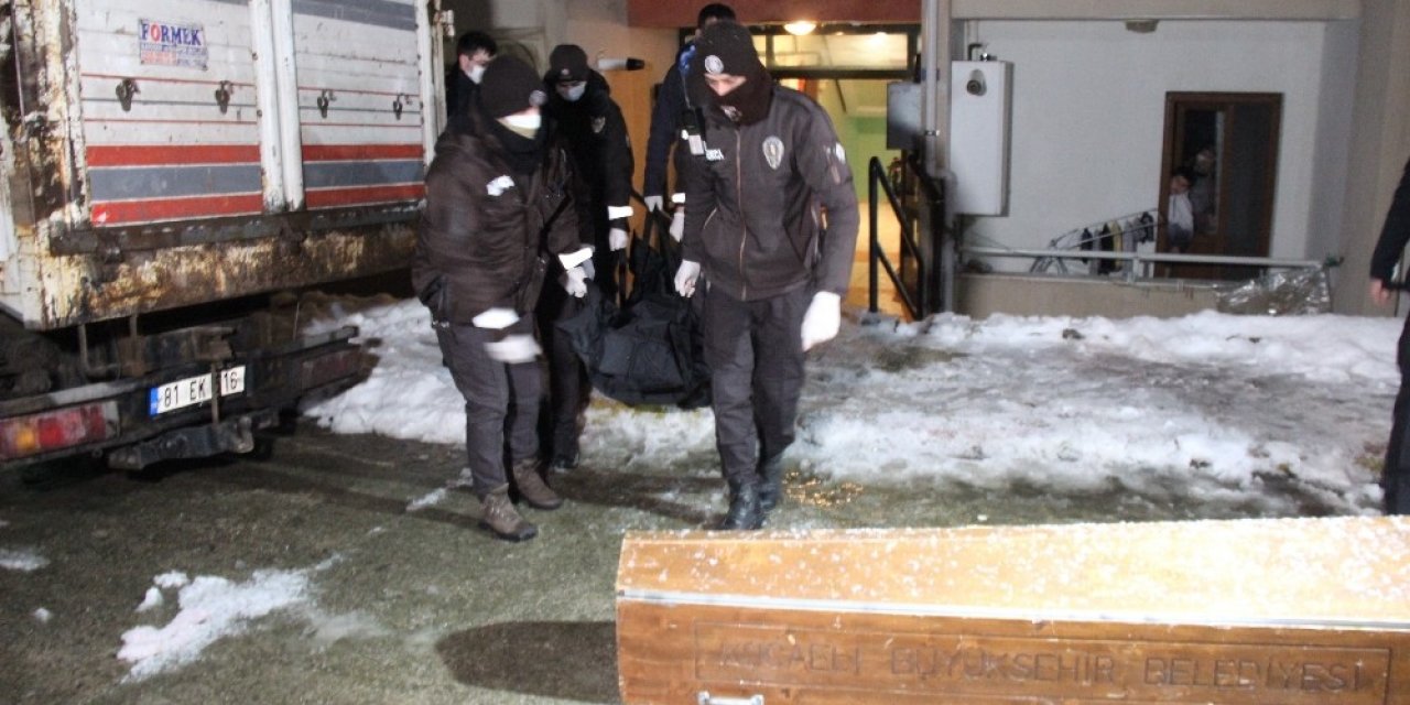 Sevgilisi Tarafından Öldürülen Kadın Defnedildi