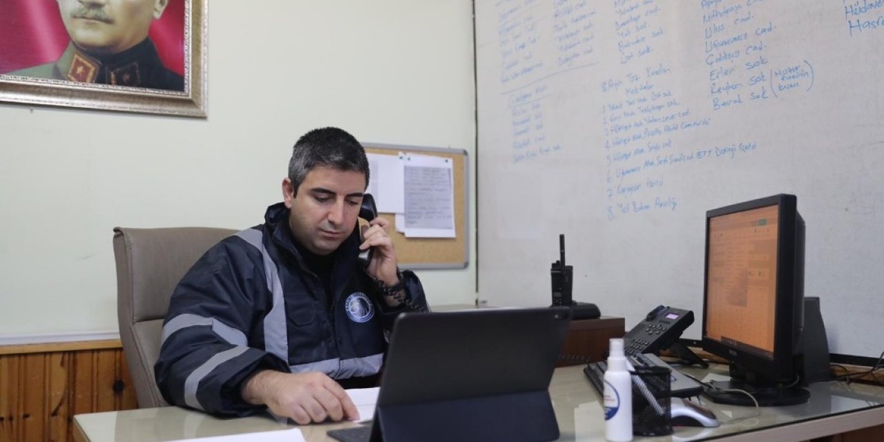 Başkan Gökhan Yüksel, Karla Mücadele Ekiplerinin Yoğun Mesaisine Katıldı