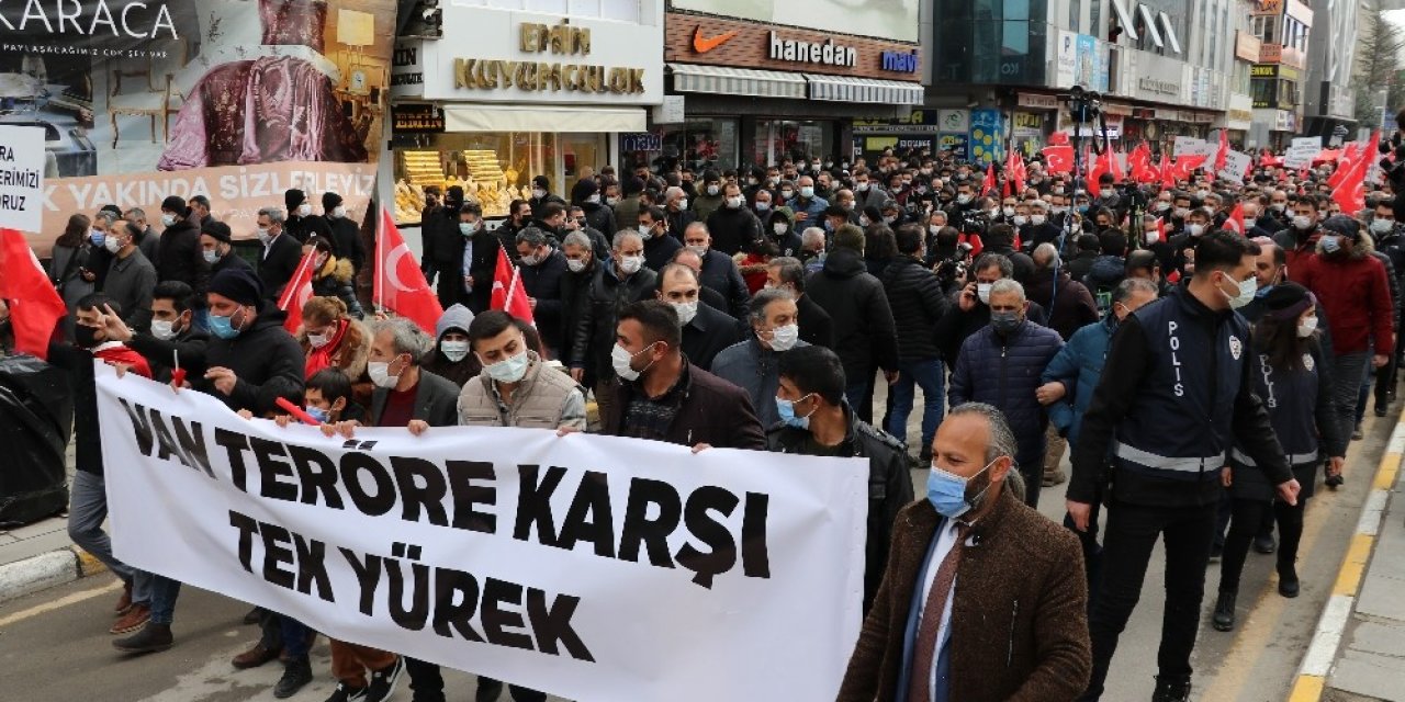 Van’da Teröre Lanet Yürüyüşü