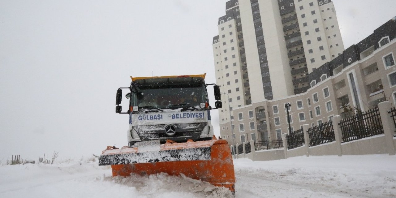 Gölbaşı Belediyesi Karla Mücadelede Bin 500 Ton Tuz Kullandı